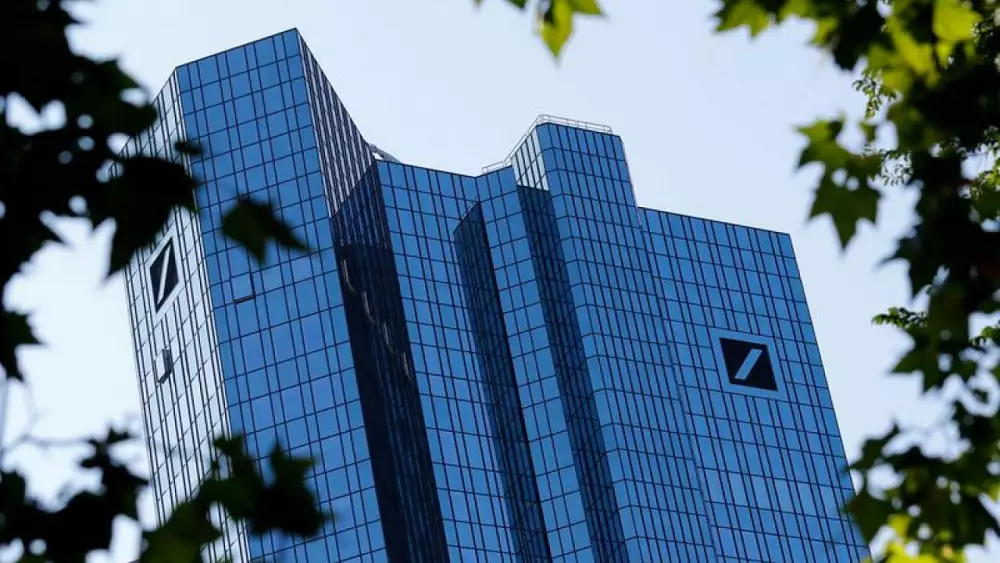 Deutsche Staatsanwälte führen wegen Steuerhinterziehung eine Razzia in der Zentrale der Deutschen Bank durch