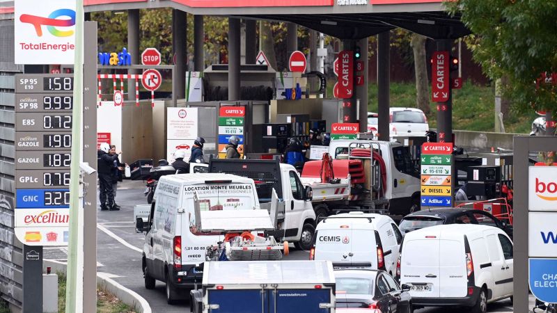 Französische Regierung in Krisengesprächen, da sich die Treibstoffknappheit verschlimmert
