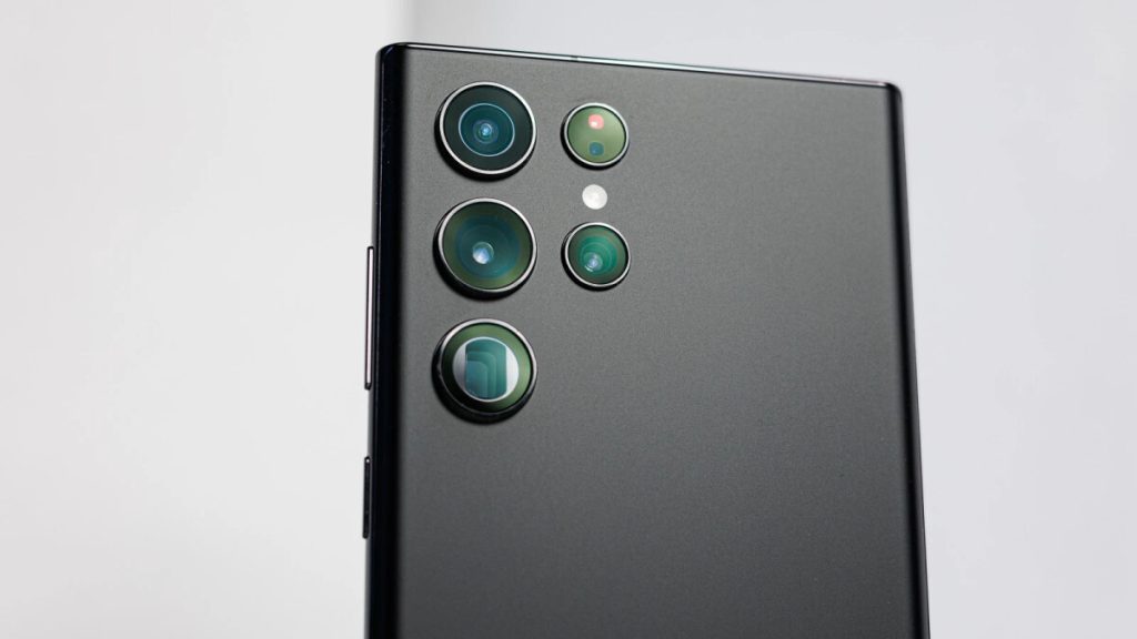 Ein neues Kameramuster des Galaxy S23 Ultra zeigt, wie es im Vergleich zum Pixel 7 Pro abschneidet