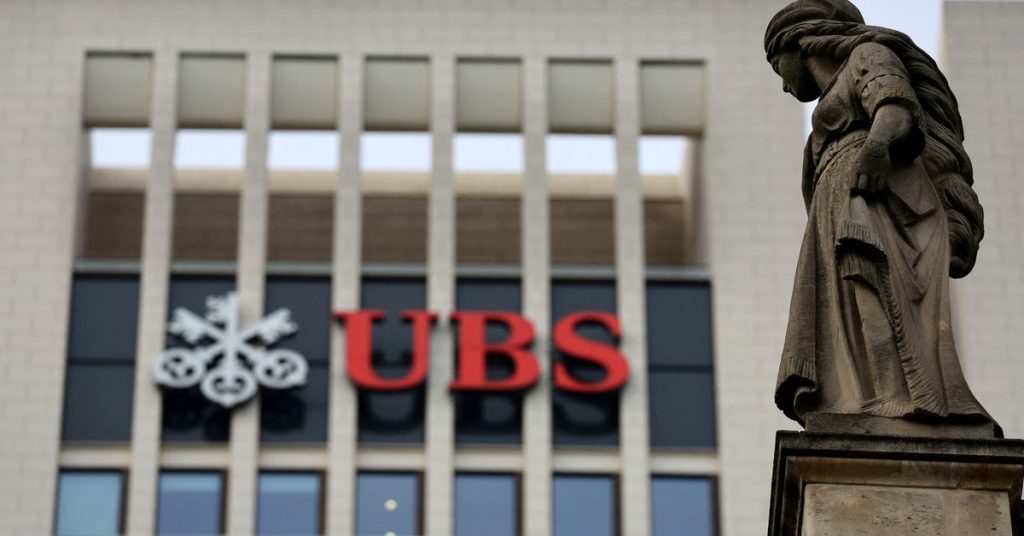 Deutsche Beamte durchsuchen UBS-Filialen mit Verbindungen zum russischen Oligarchen Usmanow