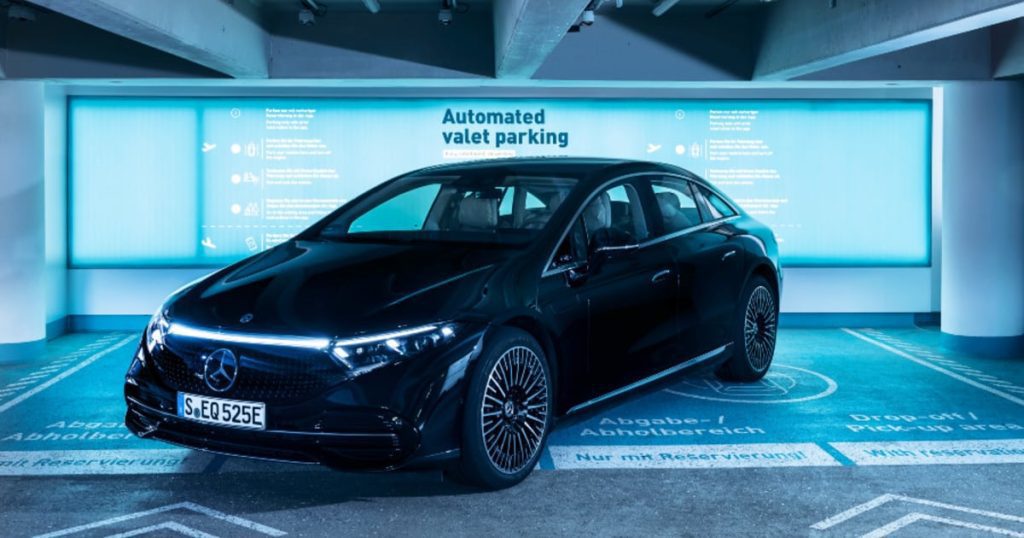 Mercedes und Bosch setzen automatisiertes Parken in Deutschland ein