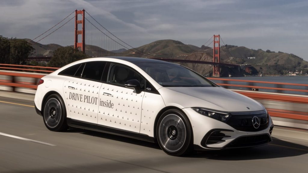 Mercedes-Benz erhält in Kalifornien die historische Zulassung für selbstfahrende Technologie